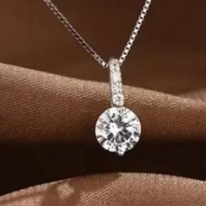 Zircon water drop pendant. Simple clavicle chain NWT. Fast Ship 4,000 Items Sold